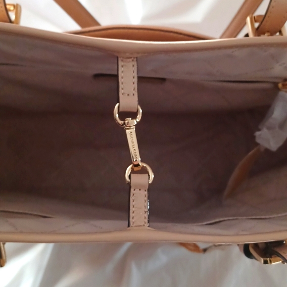 Michael Kors Jet Set travel MD carryall tote - Picture 10 of 13